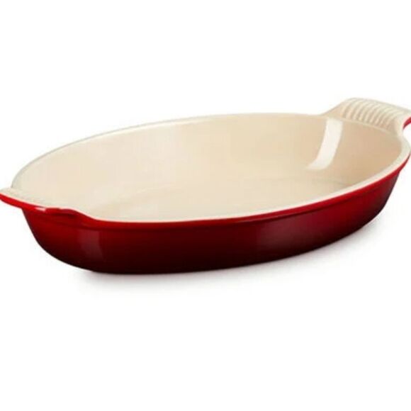 Le Creuset 36cm Oval Baking Dish- Carmin - Picture 3 of 10